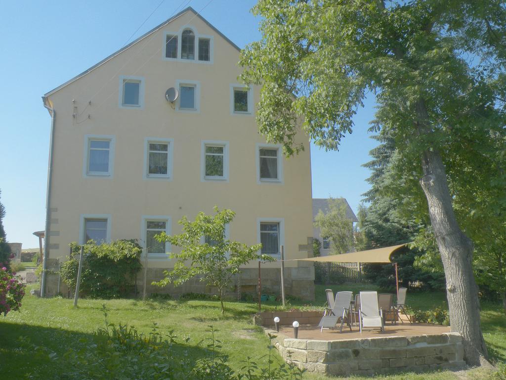 Bed and Breakfast Am Lindenbaum Sebnitz Exterior foto