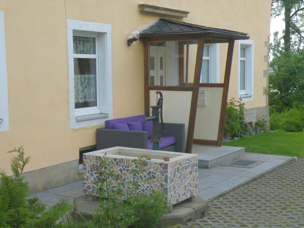 Bed and Breakfast Am Lindenbaum Sebnitz Exterior foto